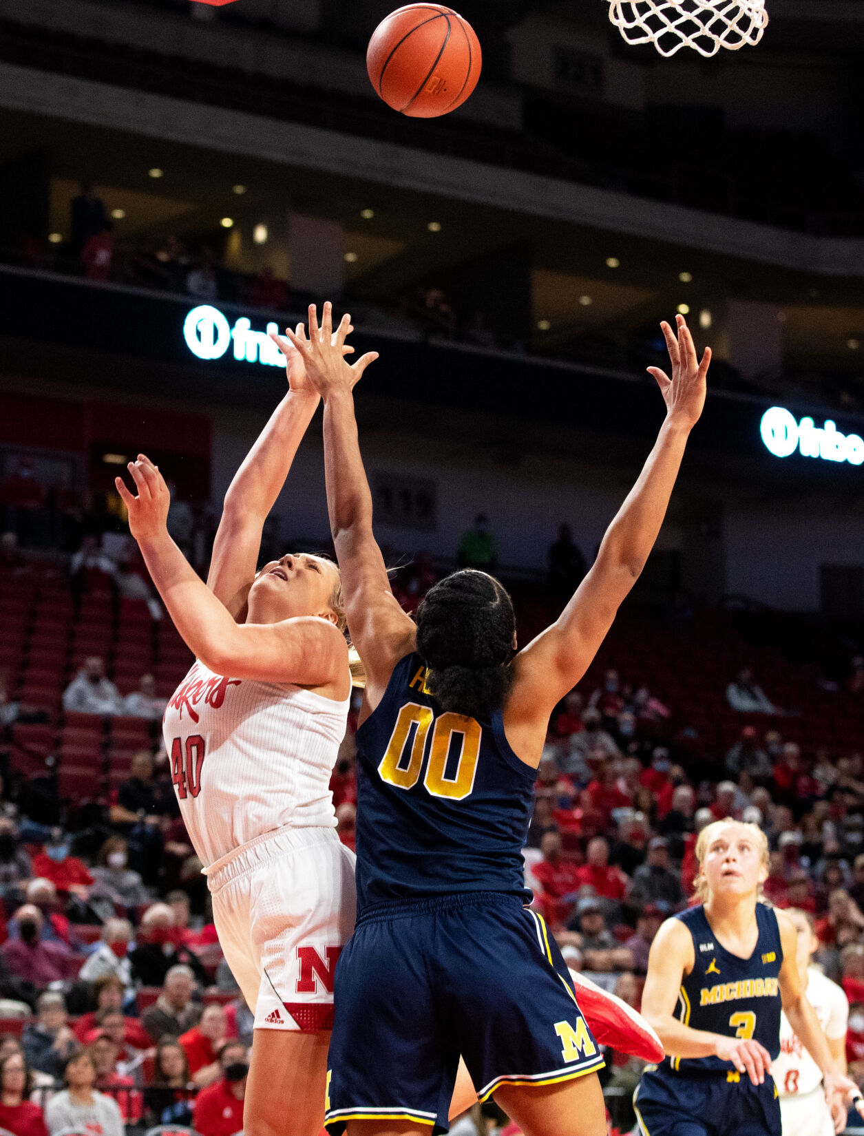 010522-owh-spo-nubkw-em37.jpg